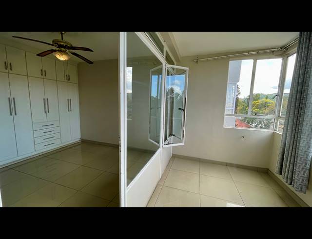 2.5 BEDROOM APARTMENT FOR SALE IN ESSENWOOD